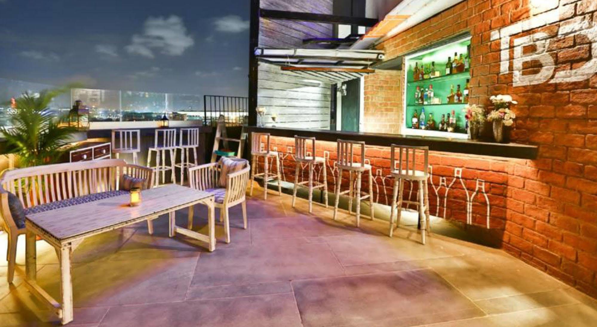 T24 Residency Mumbai International Airport Hotel Exterior foto